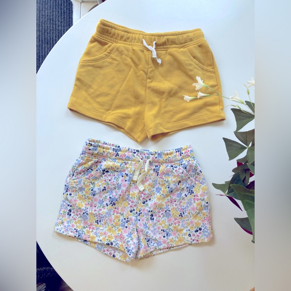 Old Navy Yellow and Floral Shorts Set Toddler Comfy Shorts Set of 2 Size 3T